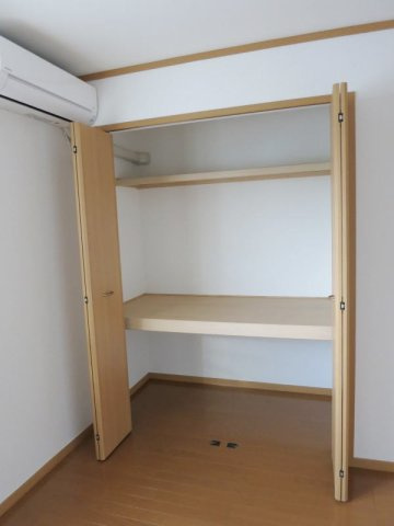ヴィラ　セレーナＢの収納