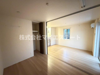 【居間・リビング】 | エスト出町 | 別部屋写真