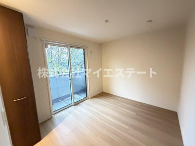 【居間・リビング】 | エスト出町 | 別部屋写真