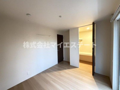 【居間・リビング】 | エスト出町 | 別部屋写真
