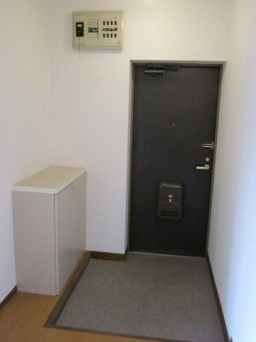 マンションミタライの玄関