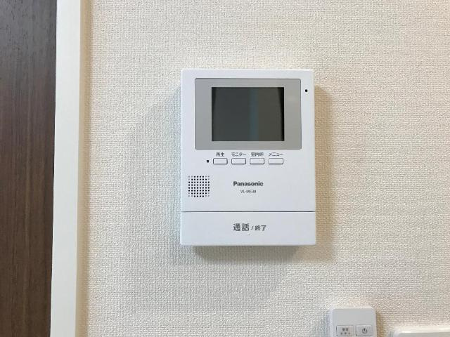 クローバーの内装|カメラ付インターホン