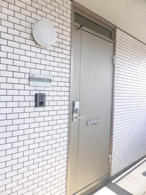 トラストあいみの玄関
