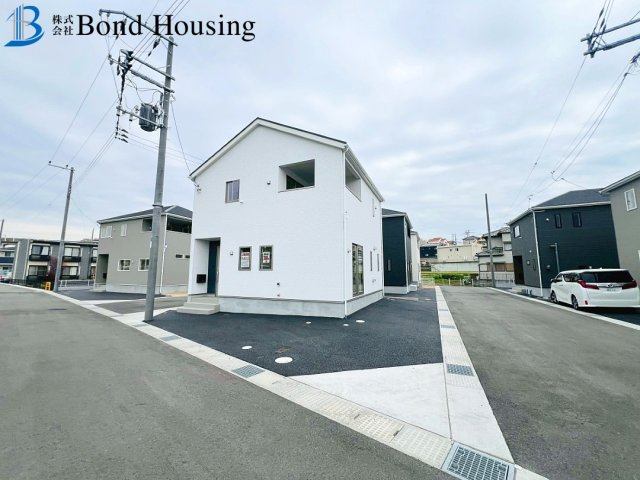 山電藤江駅徒歩9分　大久保町谷八木　全9棟　6号棟の前面道路含む現地写真