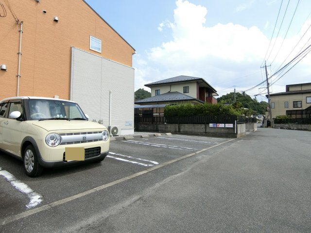 フェアリーガーデンの駐車場