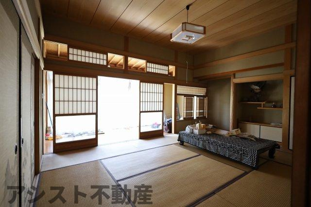 田原売戸建ての居間・リビング