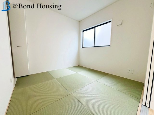 WIC完備　収納豊富　大久保町谷八木　全9棟　5号棟の和室