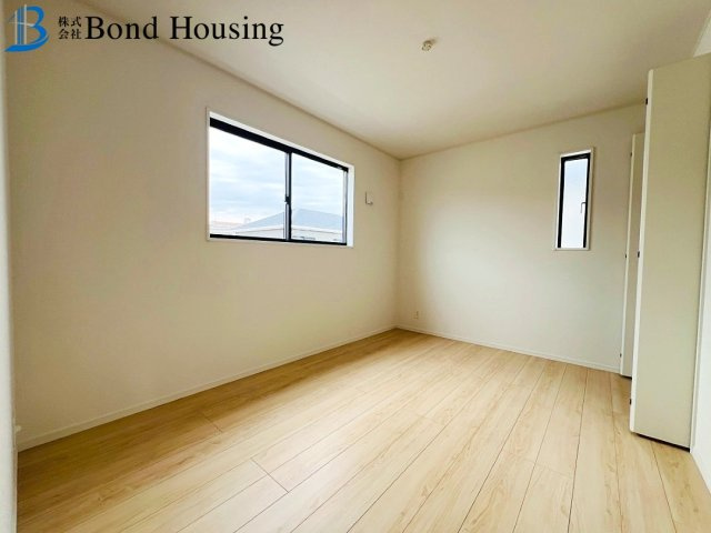 WIC完備　収納豊富　大久保町谷八木　全9棟　5号棟の洋室