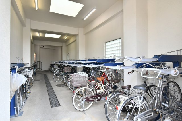 ライオンズガーデン東大宮弐番館の駐輪場