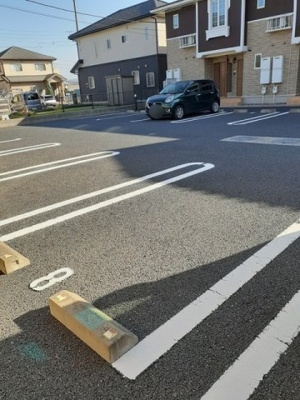 【駐車場】 | アルモニーⅡ | 駐車場があるので、車を買う予定の方も安心です