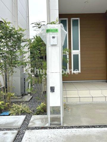 葛飾区西亀有2-52-14の外観|留守中に便利な宅配ボックス完備