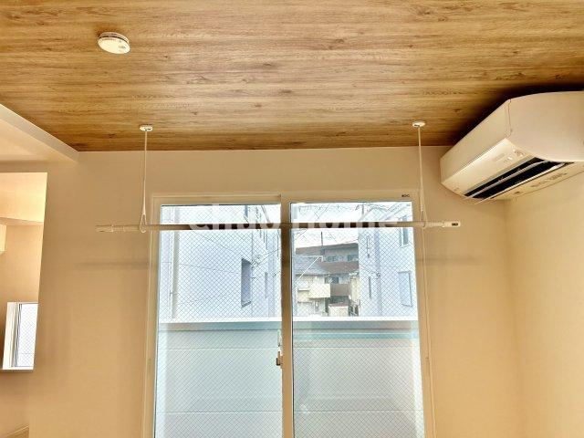 葛飾区西亀有2-52-14の内装|室内物干し