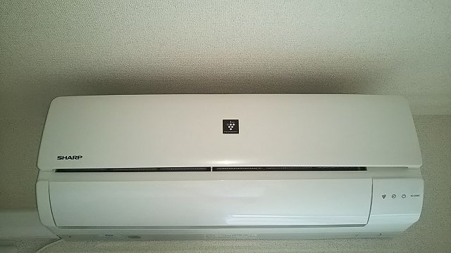 エアコン（メーカーが異なる場合が御座います)
