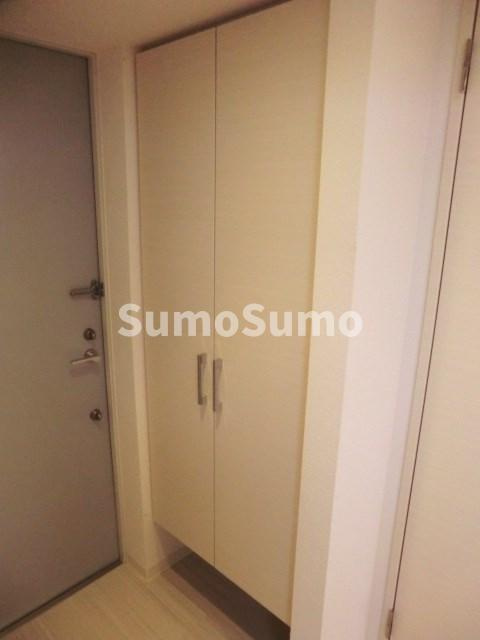 アドバンス神戸アルティスの玄関