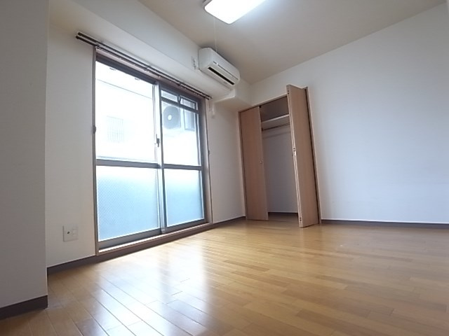 アネスト神戸西元町の居間・リビング