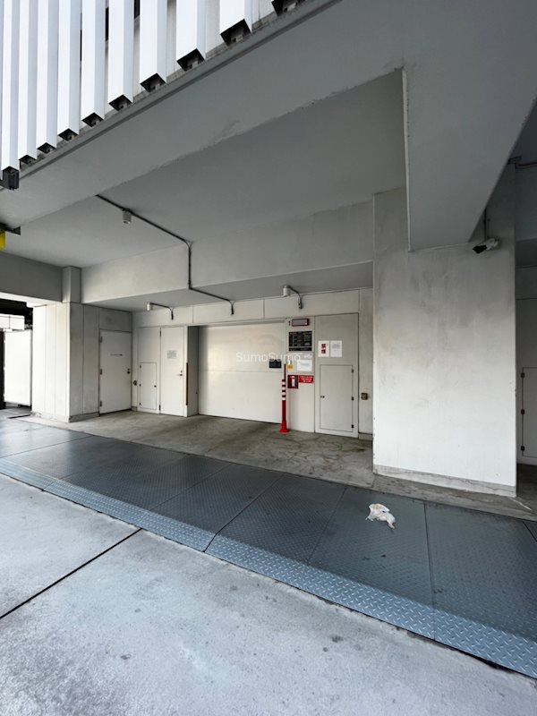 ブランズタワー南堀江の駐車場