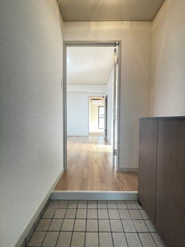 ハース本郷の玄関