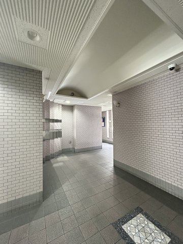 パインコート松屋町のロビー