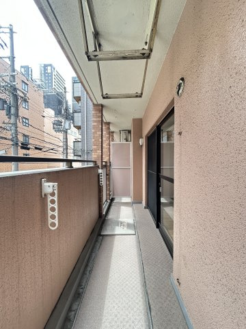 パインコート松屋町のバルコニー