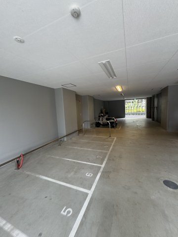 エスリード神戸兵庫駅ミッドポートの駐車場