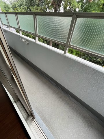 白鷹松下町マンションのバルコニー