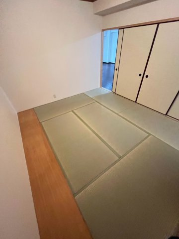 白鷹松下町マンションの和室