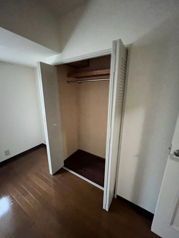 白鷹松下町マンションの収納