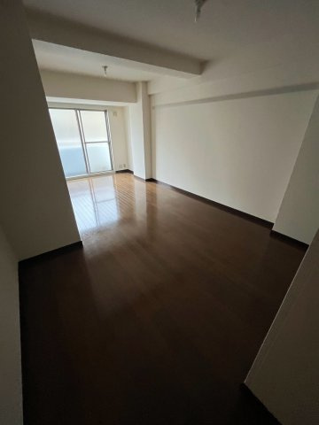 白鷹松下町マンションの居間・リビング