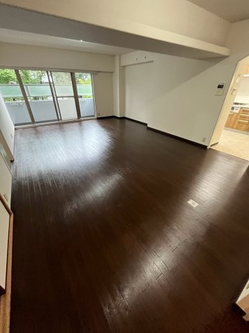 白鷹松下町マンションのロビー