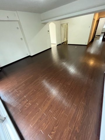白鷹松下町マンションの居間・リビング
