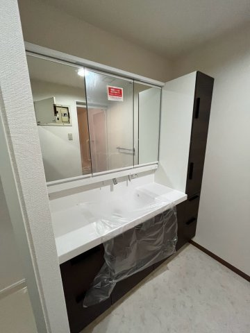 白鷹松下町マンションの洗面所