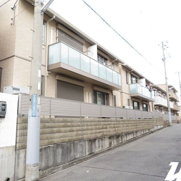アバンセマヤの外観