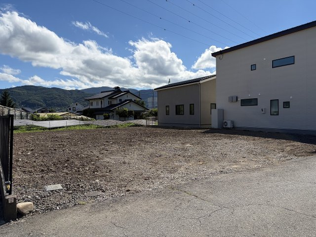 岡谷市長地御所１丁目　売土地の外観