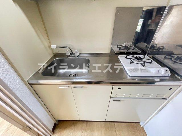クローバーハイツ　駅近　ネット無料　最上階のキッチン