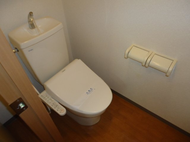 シャワー付トイレ