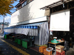 根津商店さんまで160m