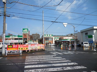 ファミリーマートまで315m