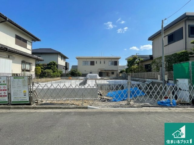 川西市清和台東　第1期　新築一戸建ての外観|周辺は落ち着いた街並みの住宅地！子育てがしやすい住環境です！まだ未完成ですが、現地でしかわからない事もございます。是非一度ご覧ください。
