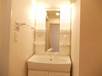 ラフレシールＨの洗面所