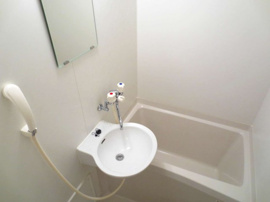 日々の疲れを癒すお風呂付です