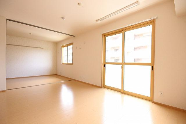 ECO　SOLEIL　B棟の居間・リビング|※お部屋により仕様が異なる場合があります※