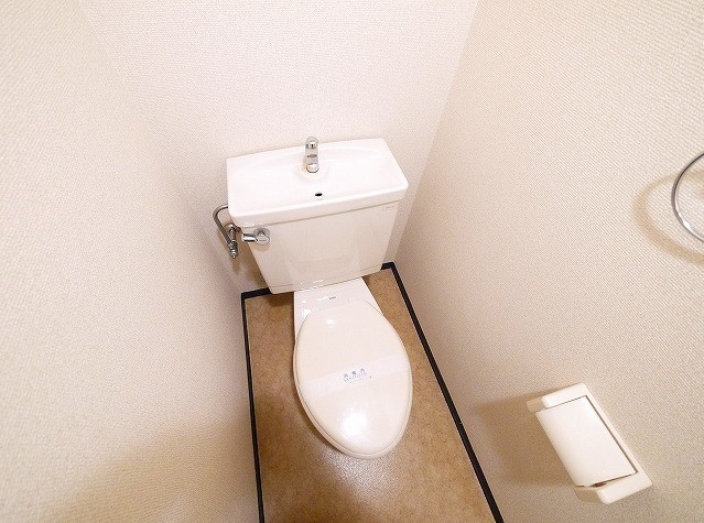 メゾンケイティーエスのトイレ|コンパクトで使いやすいトイレです