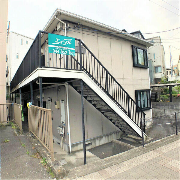 ステージアの外観