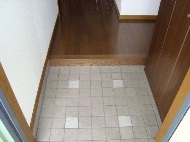 プレジールＢの玄関|玄関