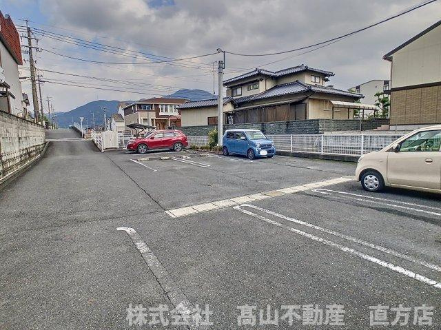 北九州市八幡西区楠橋南３丁目のアパートの駐車場
