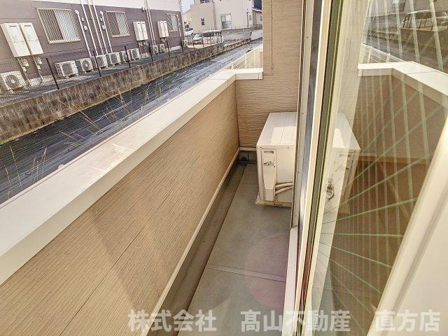北九州市八幡西区楠橋南３丁目のアパートのバルコニー