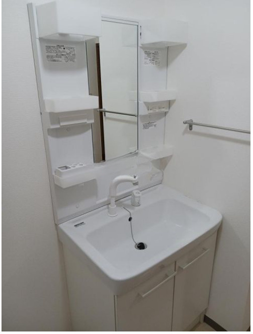 清水マンションの洗面所