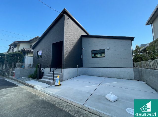 ■川西市清和台東　第1期　新築一戸建ての外観|周辺は落ち着いた街並みの住宅地！子育てがしやすい住環境です！まだ未完成ですが、現地でしかわからない事もございます。是非一度ご覧ください。