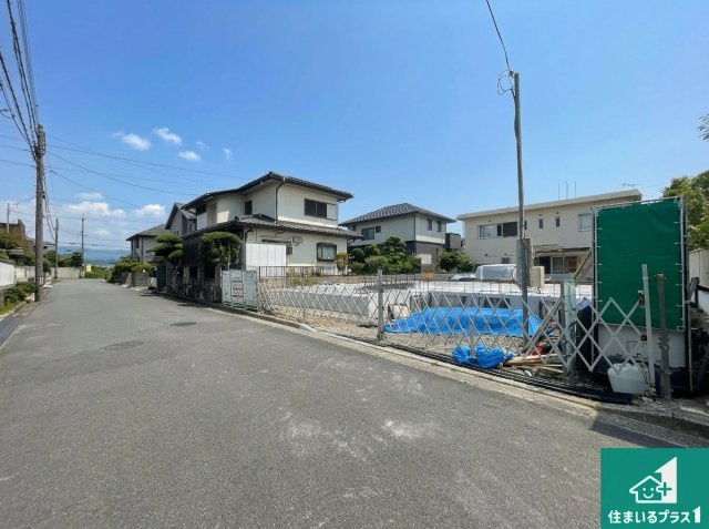 川西市清和台東　第1期　新築一戸建ての前面道路含む現地写真|周辺は落ち着いた街並みの住宅地！子育てがしやすい住環境です！まだ未完成ですが、現地でしかわからない事もございます。是非一度ご覧ください。