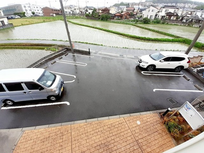 【駐車場】 | リヴェールコートⅢ | 車をお持ちの方に嬉しい駐車場付きの物件です